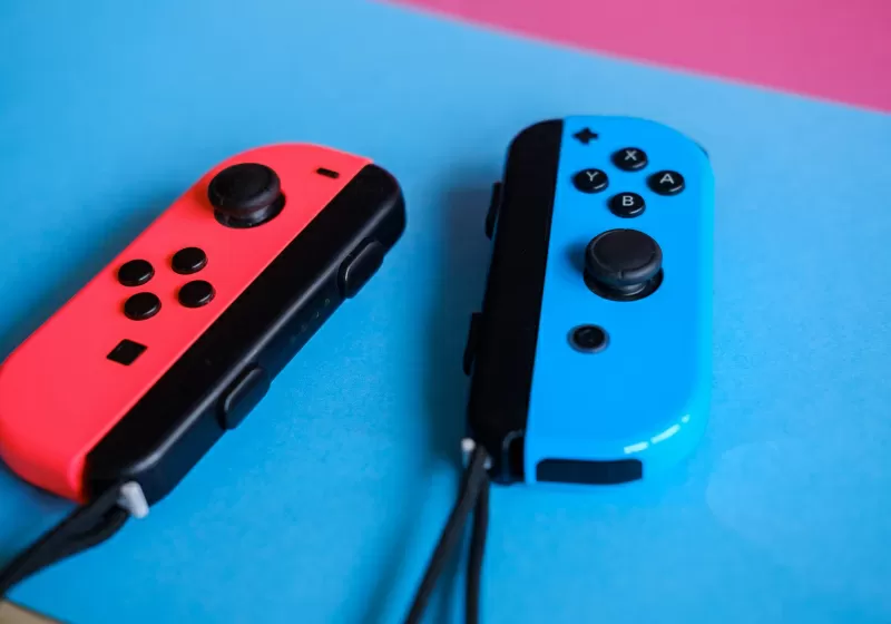 https://www.techspot.com/news/102762-nintendo-switch-2-likely-larger-than-predecessor-feature.html