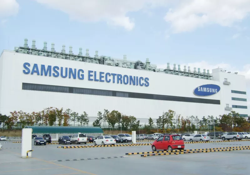 https://www.techspot.com/news/102815-samsung-electronics-cloud-nine-after-933-q1-profit.html