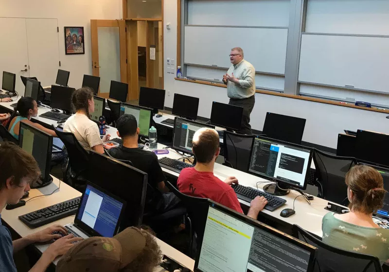 https://www.techspot.com/news/102880-coding-classes-deemphasize-syntax-professors-teach-higher-level.html