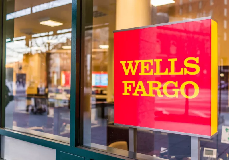 https://www.techspot.com/news/103403-wells-fargo-fired-dozen-employees-simulating-keyboard-activity.html