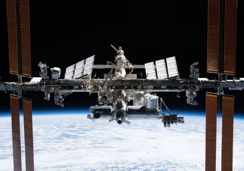 https://www.techspot.com/news/103576-nasa-selects-spacex-help-deorbit-international-space-station.html