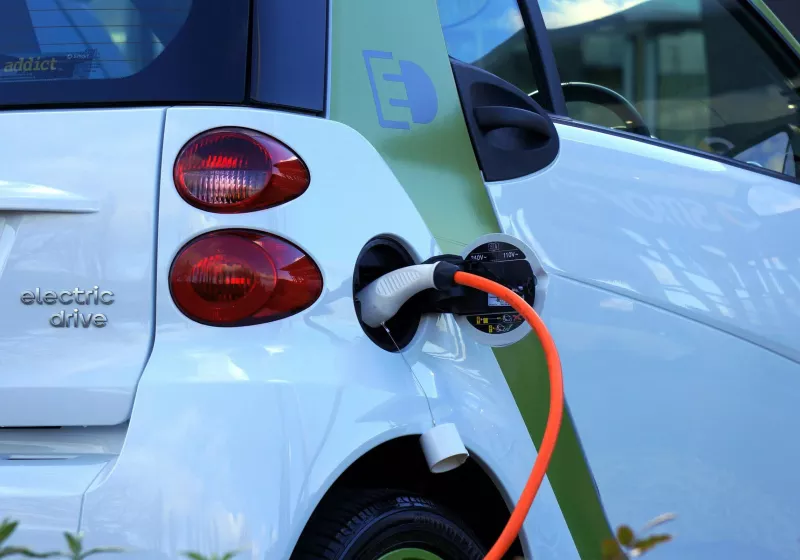 https://www.techspot.com/news/104158-cost-ev-battery-packs-has-dropped-astounding-90.html