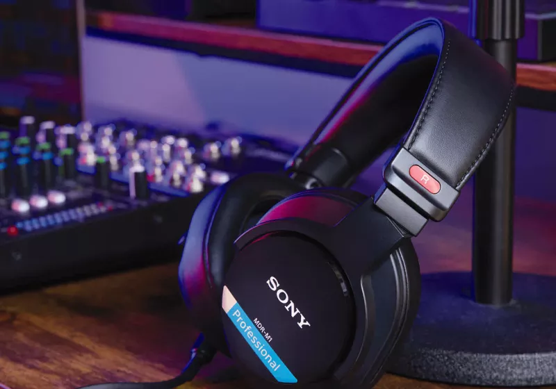 https://www.techspot.com/news/104642-sony-new-mdr-m1-headphones-offer-studio-sound.html