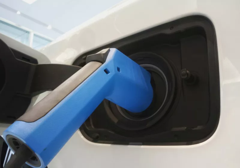 https://www.techspot.com/news/104756-electric-cars-outnumber-petrol-vehicles-norway-global-first.html