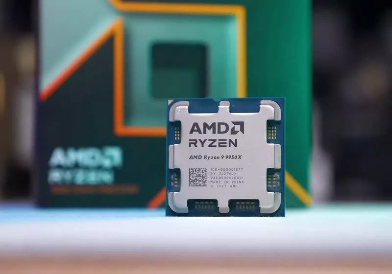 https://www.techspot.com/news/104946-amd-ryzen-9-9950x-sets-new-world-record.html